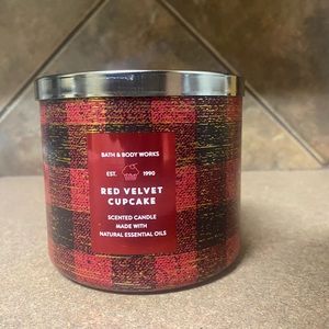 Bath and Body Works Red Velvet Cupcake 3 wick candle
